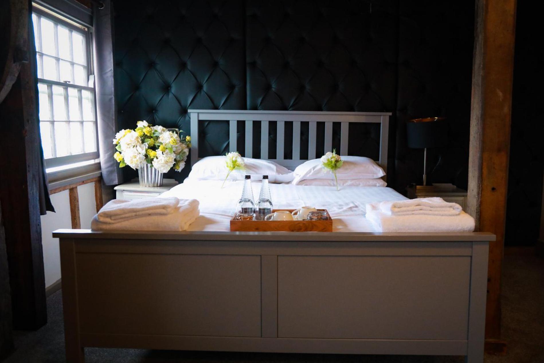The Riverside Inn เชมส์ฟอร์ด ภายนอก รูปภาพ