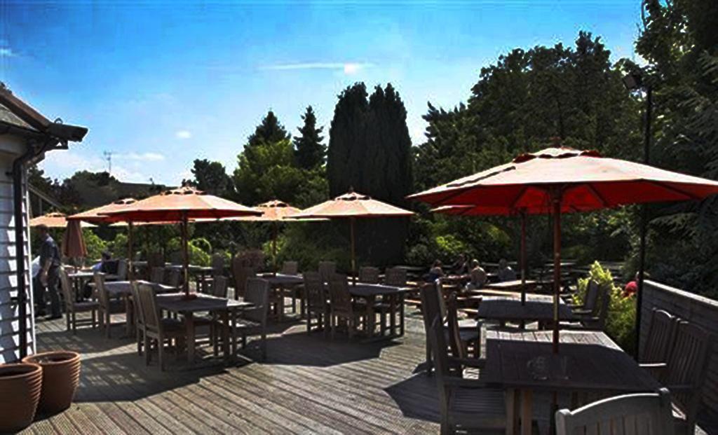 The Riverside Inn เชมส์ฟอร์ด ภายนอก รูปภาพ