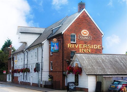 The Riverside Inn เชมส์ฟอร์ด ภายนอก รูปภาพ